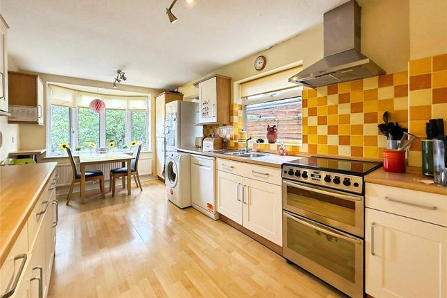 17, Peterhouse Close, Sandhurst photo 4