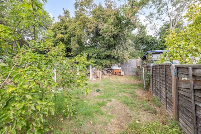 55, Wiltshire Avenue, Slough photo 4
