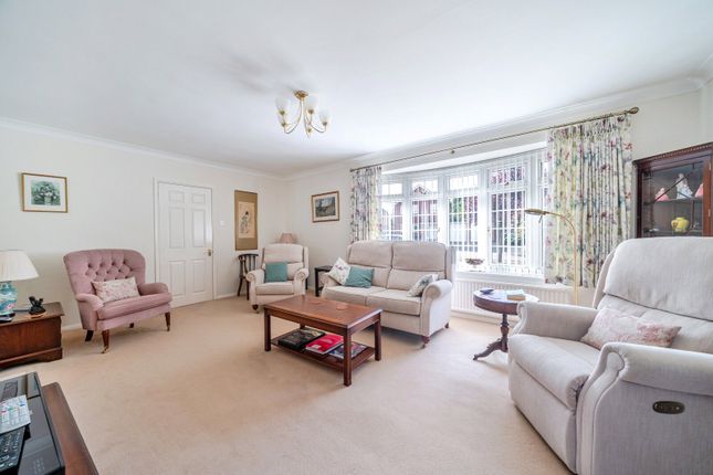 5, Chilmans Drive, Great Bookham photo 3