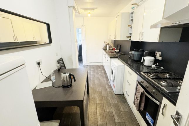 Room 4 226, Westbury Avenue, London photo 2