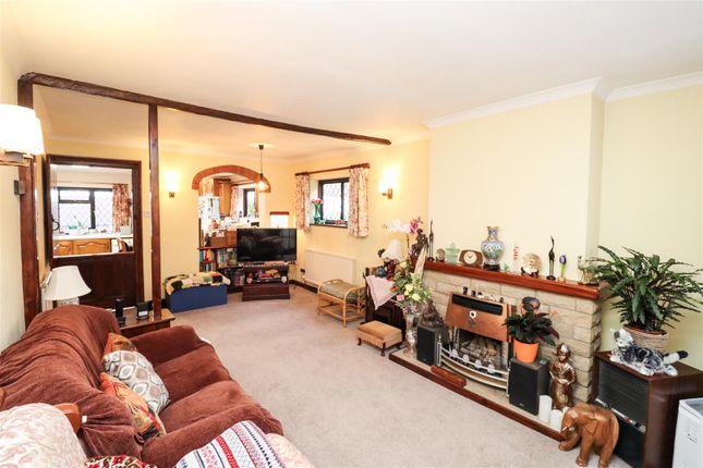 St Marys Cottage, School Lane, Farnham photo 4