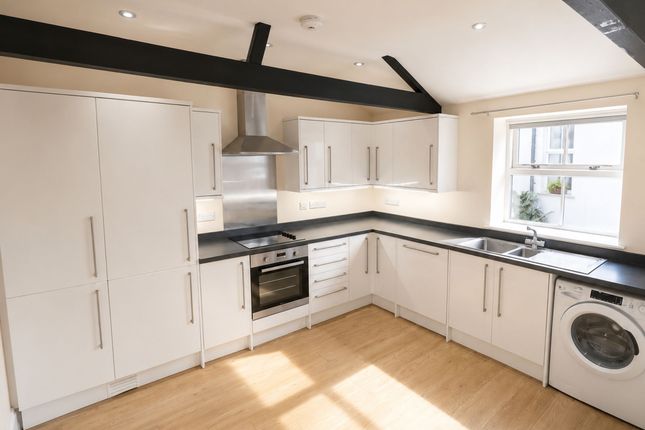 6 Swan Court Bosvigo Road, Truro photo 3