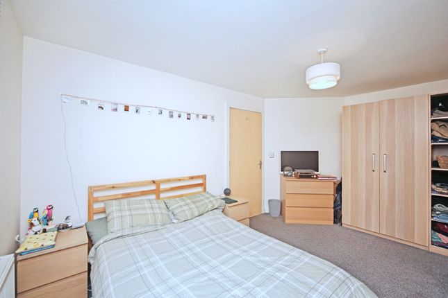 28, Brookfield Court, Stratford-Upon-Avon photo 4