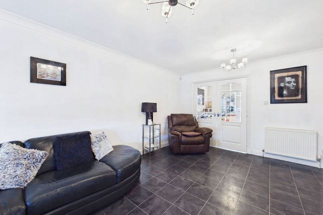 7 Oakdene Crescent, Motherwell photo 3