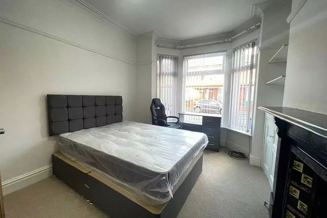 166 Acomb Street, Manchester photo 2