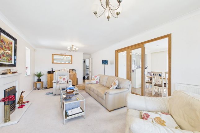 18, Sullington Gardens, Worthing photo 2