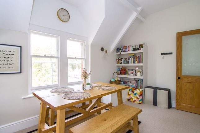 Flat 4, 49 Plymouth Road, Penarth photo 4