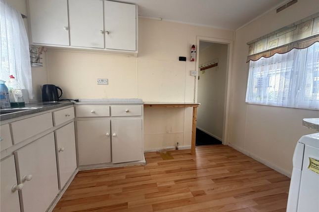 36, The Dome Village, Essex photo 5