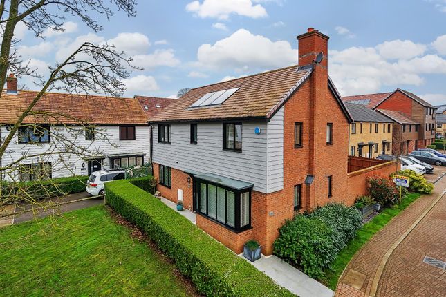 Thumbnail Property for sale in Hirschield Drive, Leybourne Chase, West Malling