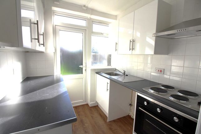 16, CliffordRoad, London photo 2