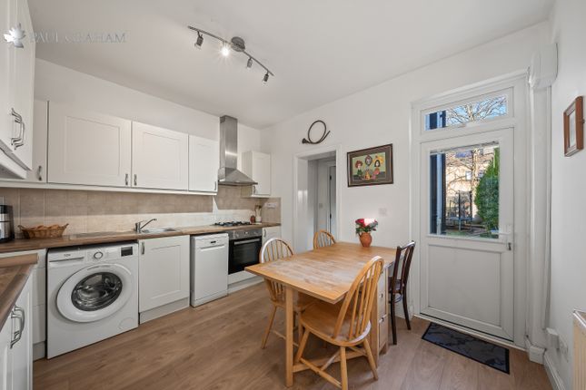 57, Wood Street, Mitcham photo 4