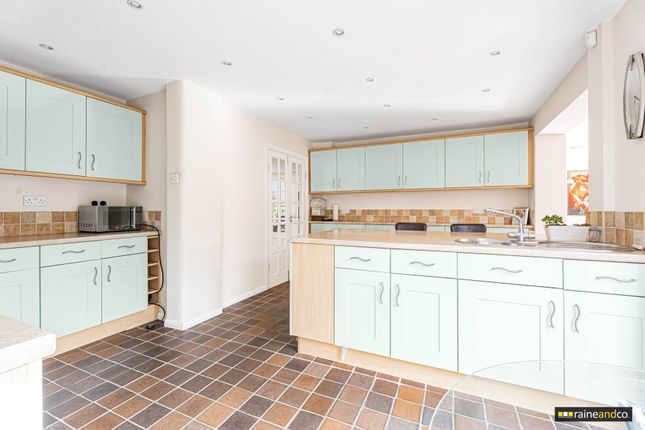 31, Cedar Road, Hatfield photo 4