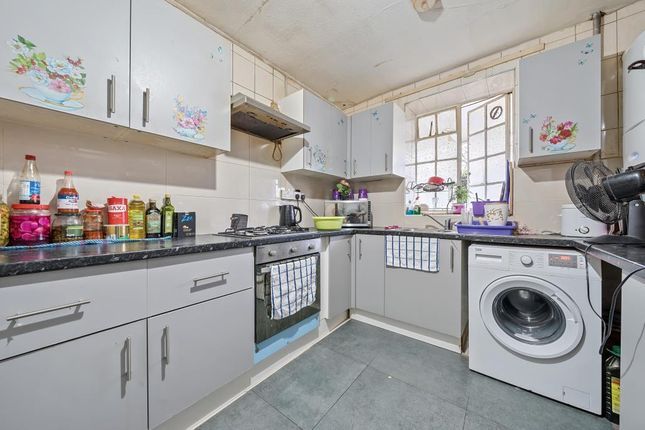 Flat for sale in Walmer House, Bramley Road W10,