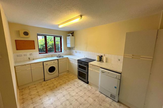12, Kingfisher Court, Alvechurch photo 2