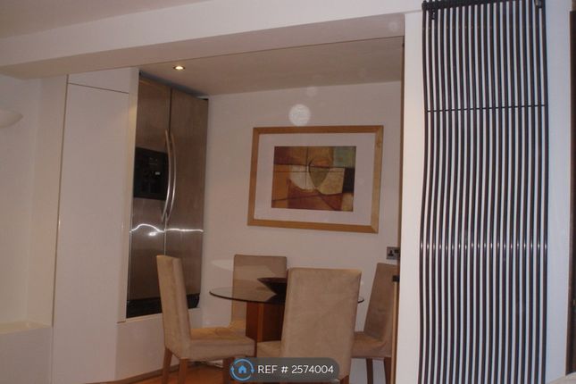 Lounge m