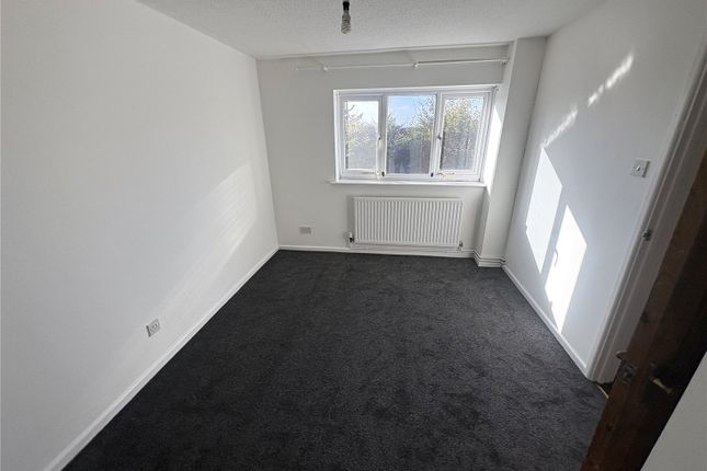2, Gillard Close, Bristol photo 4