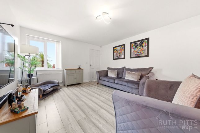 20, Woodland Walk, Pontefract photo 4