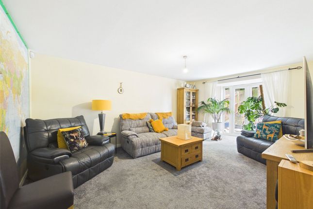 3, Barnpear Court, Gloucester photo 2
