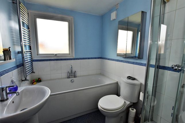 Bathroom.Jpg