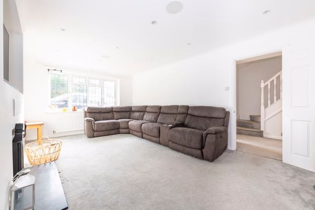 4, Walnut Close, Heathfield photo 4