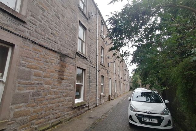 Thumbnail Flat to rent in Seafield Road, West End, Dundee