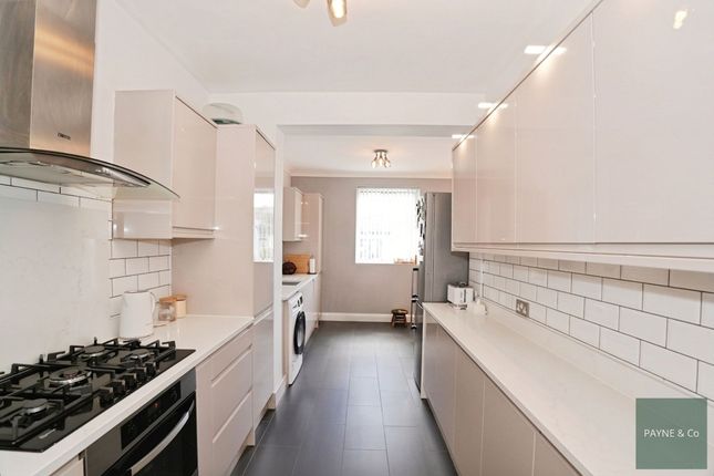 54 Devonshire Road, Ilford photo 4