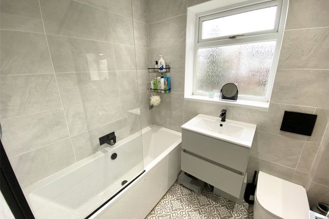 15, Hopkins Heath, Telford photo 4