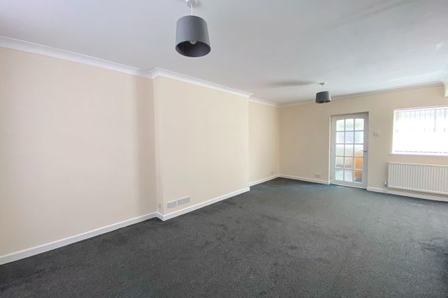 220, Dyas Avenue, Birmingham photo 4