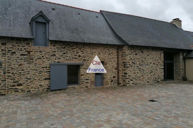 Equestrian property for sale in Argentre-Du-Plessis, Bretagne, 35370, France