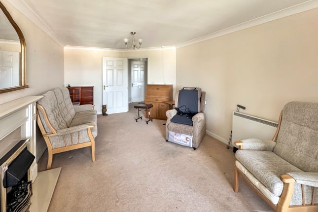 Flat 40  Flat 40, Glen View, Gravesend photo 4