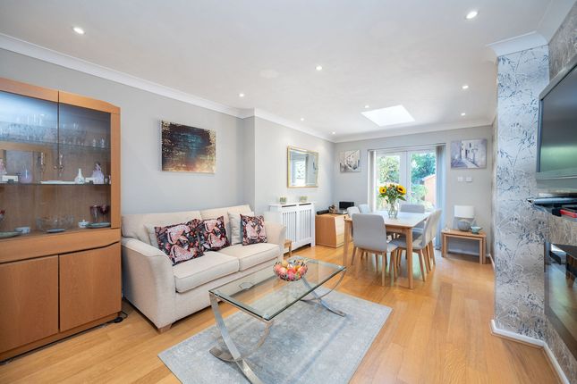 39, Ayshe Court Drive, Horsham photo 2
