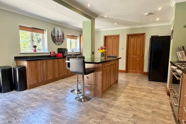 4, Carlinwark Drive, CAMBERLEY photo 4