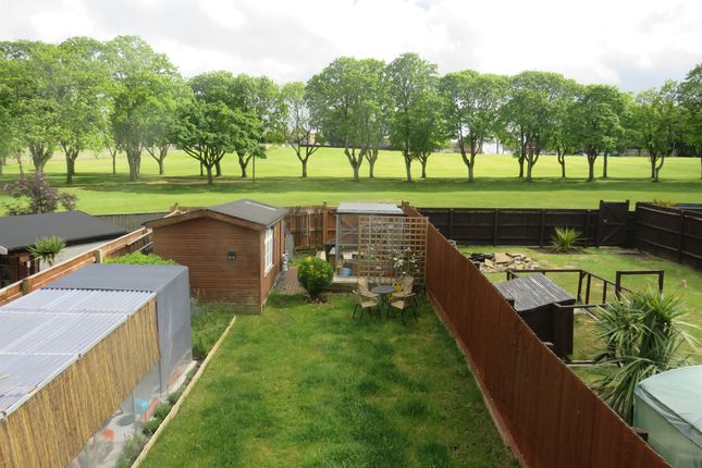 22, Cadnam Crescent, SALISBURY photo 2