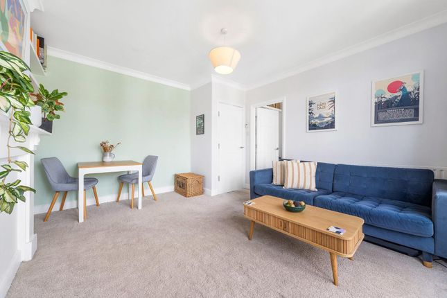 F2, 293, Norwood Road, London photo 4