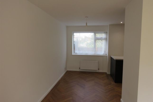 Kitchen/Dining Area