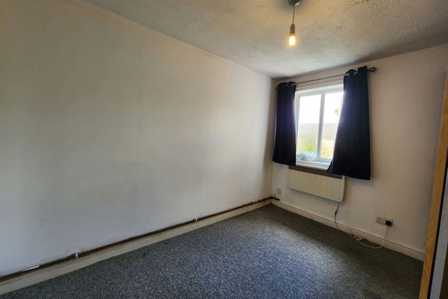 Richens Close, Hounslow photo 4