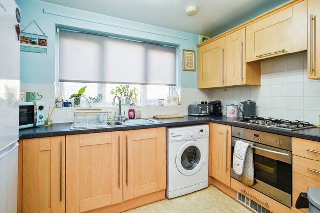 Flat for sale in Harkness Road, Hemel Hempstead