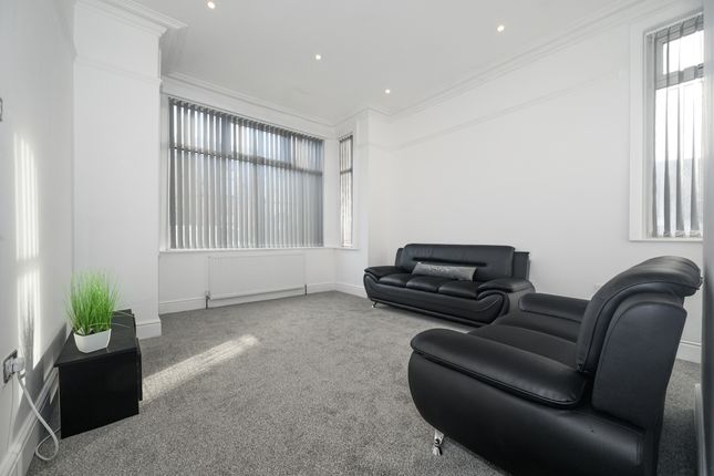 49 Wargrave Road, Newton-Le-Willows photo 4