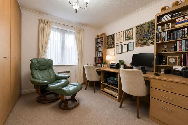 Flat 2, Robinson Court, Beach Road, Lee-On-The-Solent photo 4