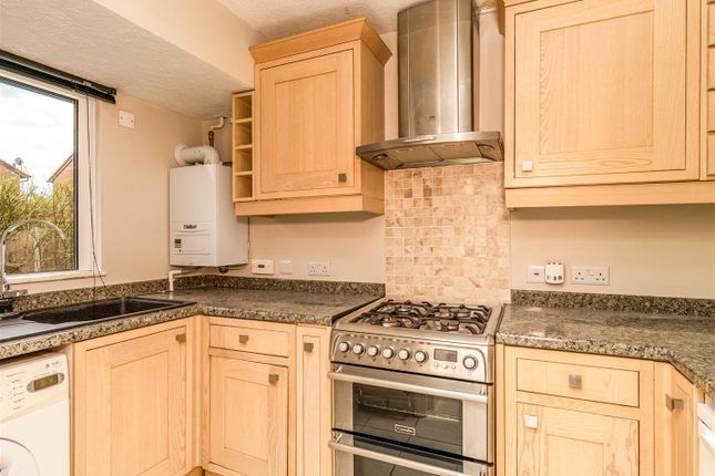 22, Littlemead, Woking photo 4