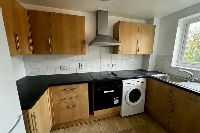 AD of Flat 13, Parkside Court, 23 Alexandra Road, Epsom photo 4