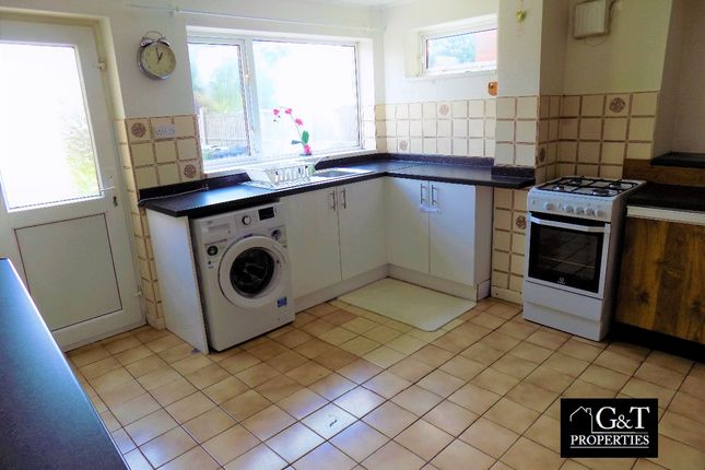 39 Commonside, Brierley Hill photo 3
