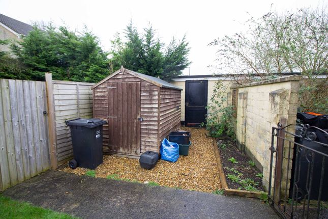 5, Marston Close, Frome photo 4