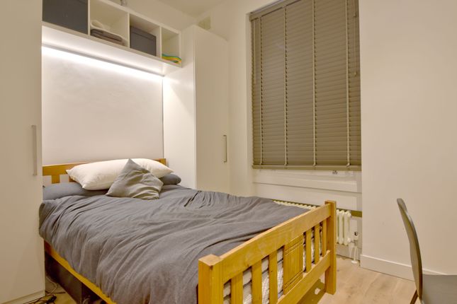 Flat for sale in Woodsome Road, Dartmouth Park, London