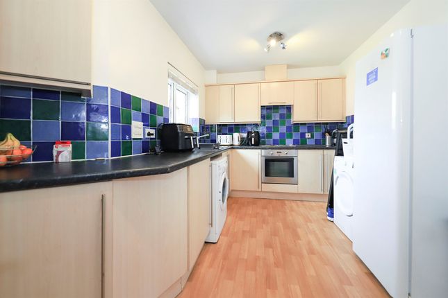 20, Smallshire Close, Wolverhampton photo 4
