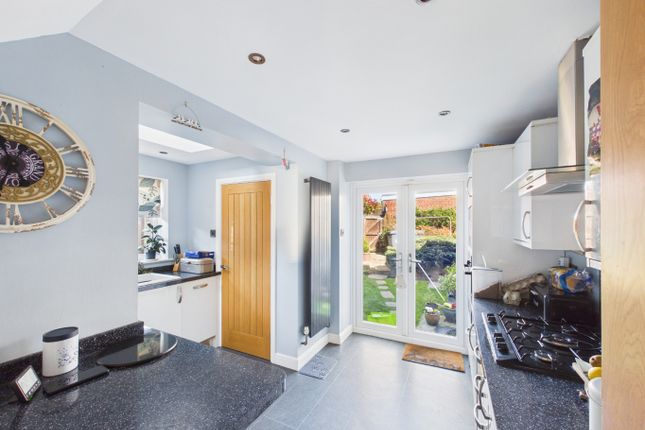75 Highfield Close, Sutton-On-Hull, East Riding of Yorkshire photo 2