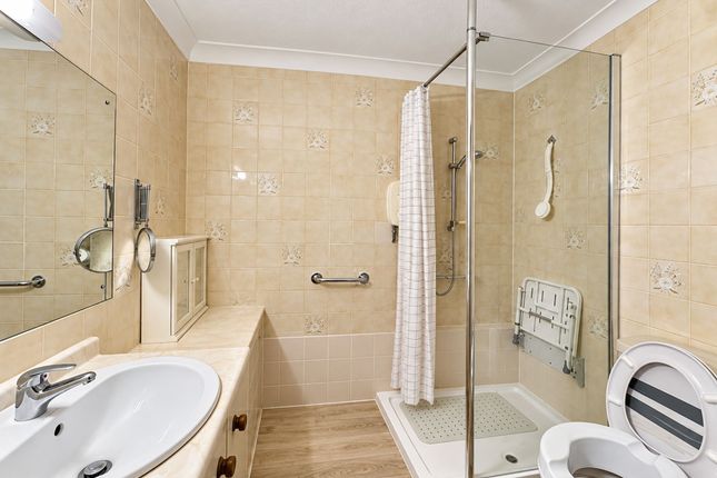 Flat 23, Homecedars House Elstree Road, Bushey photo 5