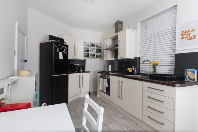 55, Heatherfield Road, Huddersfield photo 3