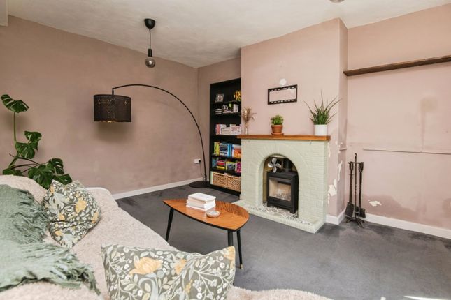 6, St. John Close, Honiton photo 4