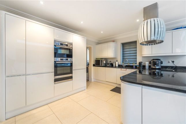 31, Fulmer Drive, Buckinghamshire photo 3